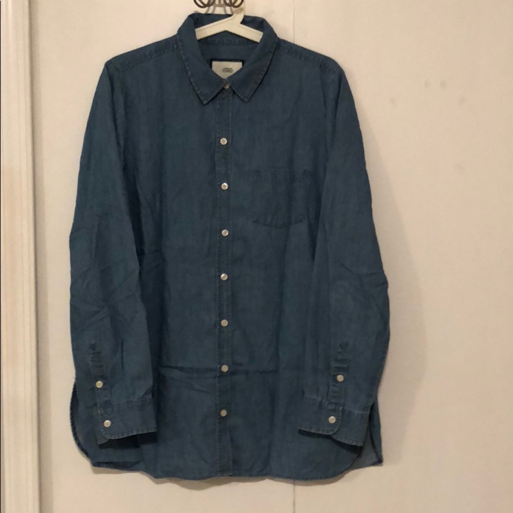 Great shape button down shirt.